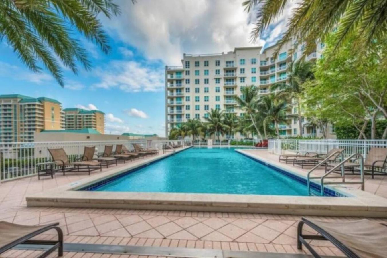 Apartment In Casa Costa Condo!Beach Pass Included Boynton Beach Exterior foto